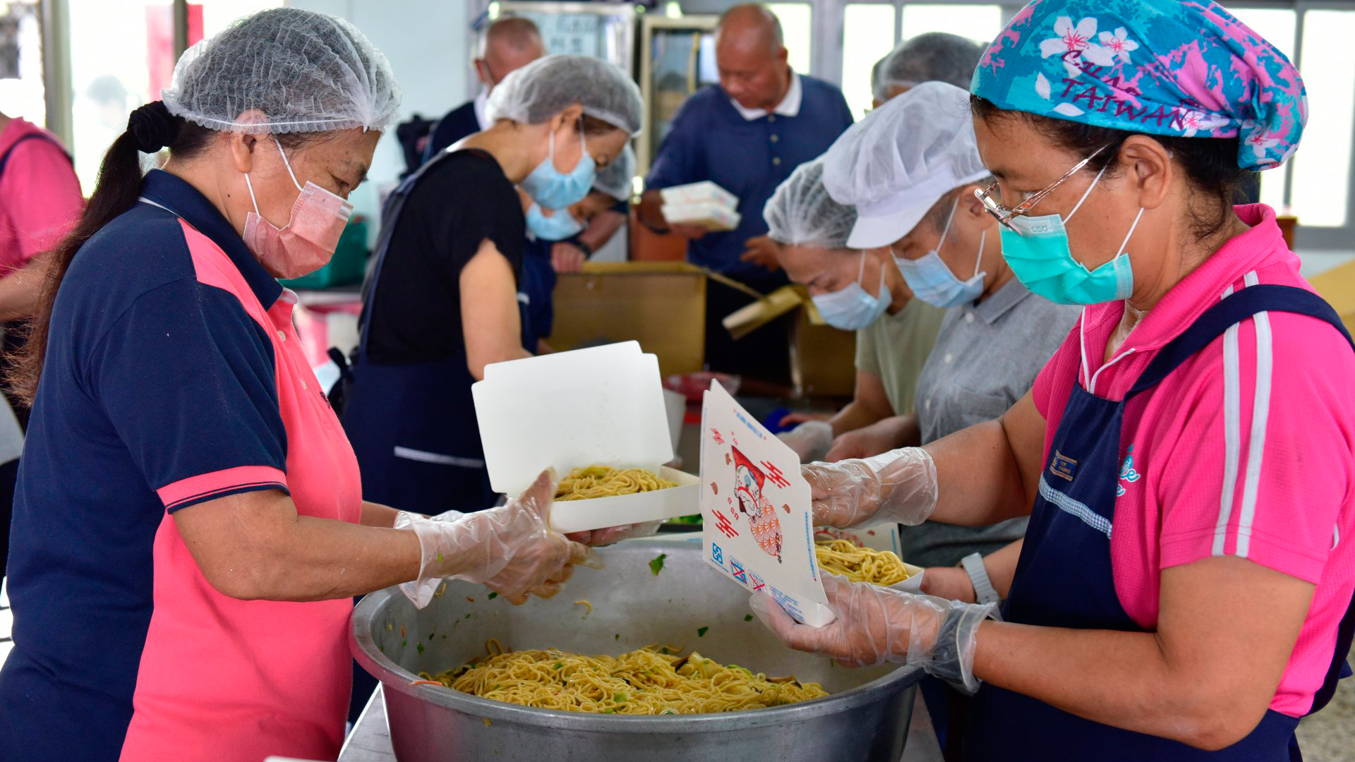 臺南北門丹娜絲風災後 慈濟持續熱食供餐