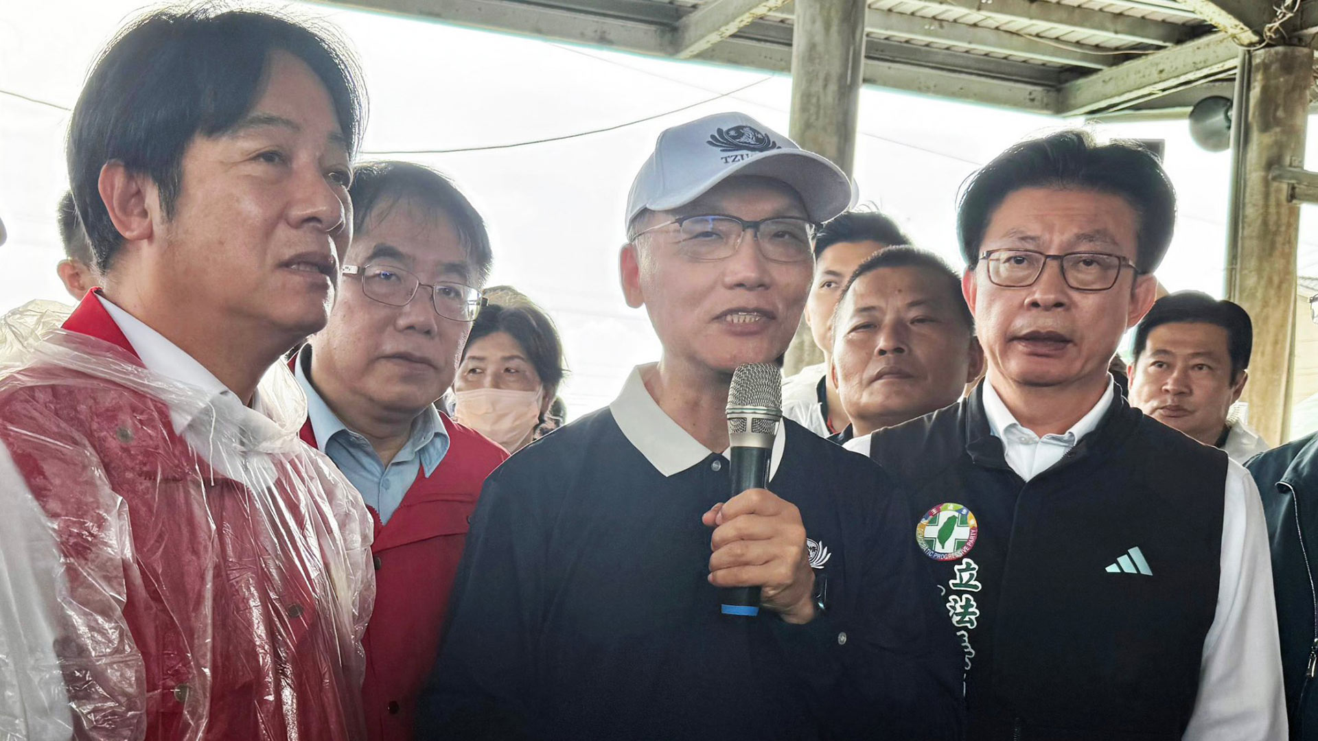 慈濟顏博文執行長親赴嘉南沿海災區關懷災情